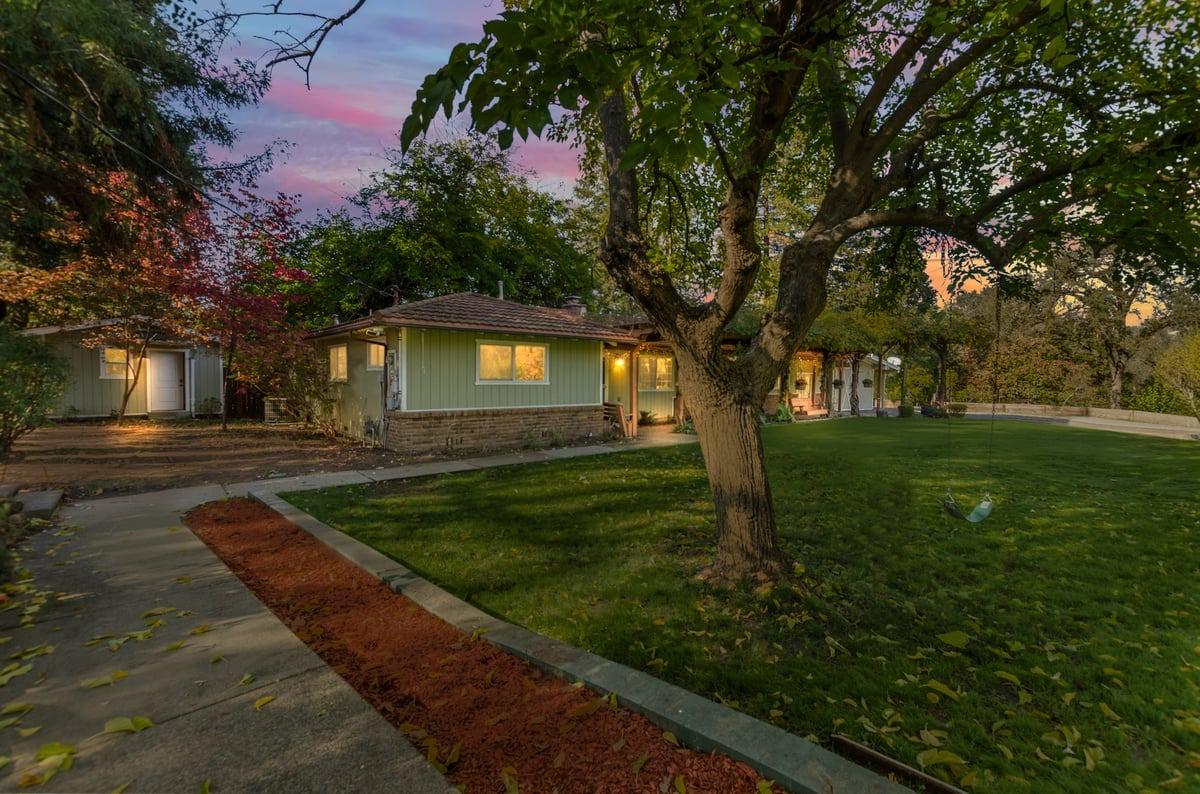 Photo of 3588 Rose Ln in Loomis, CA