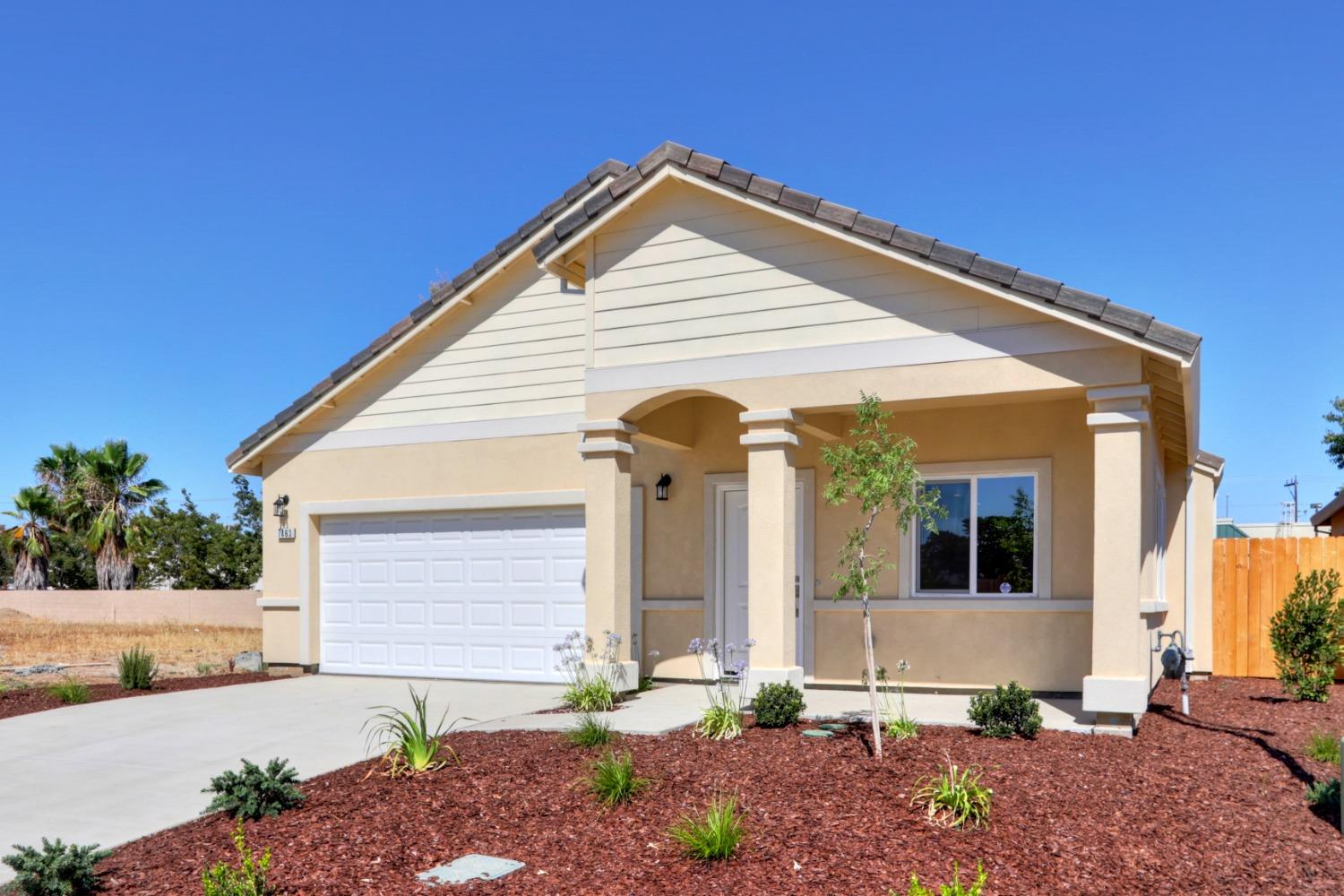 Photo of 7447 Phan Ln in Sacramento, CA