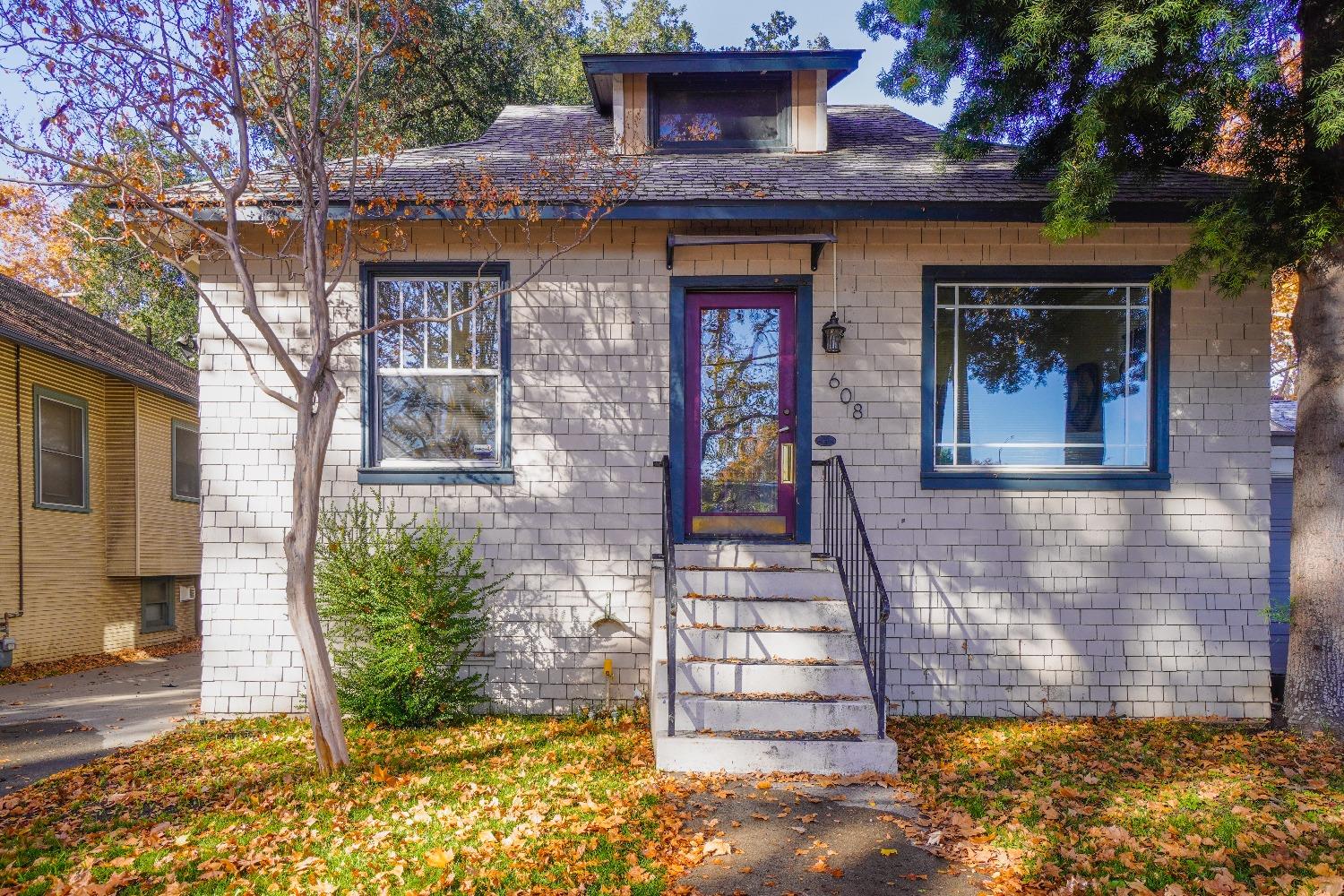 Photo of 608 29th St in Sacramento, CA
