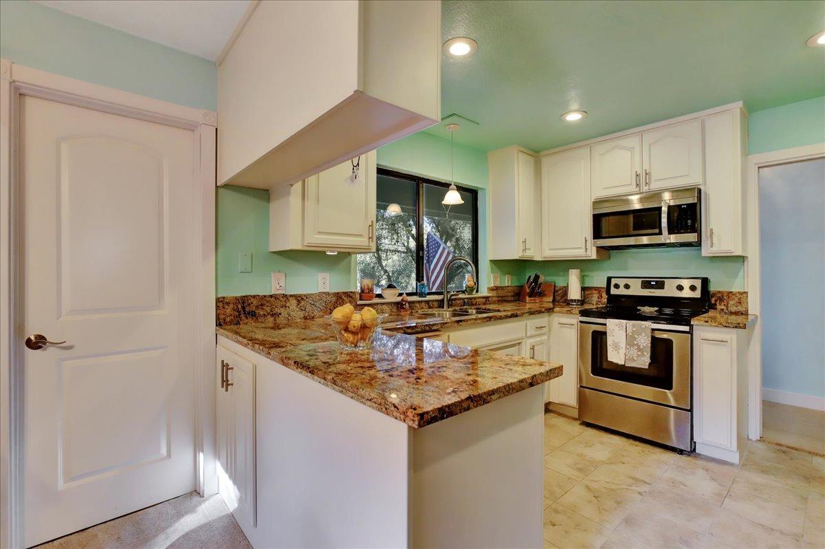 Detail Gallery Image 2 of 42 For 14513 Sun Forest Dr, Penn Valley,  CA 95946 - 3 Beds | 2 Baths