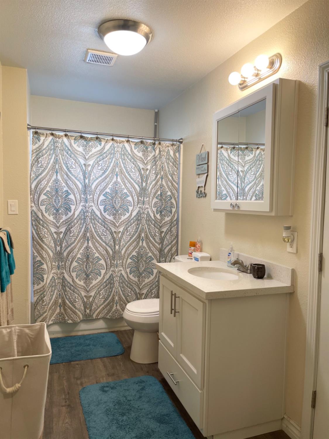 Detail Gallery Image 6 of 9 For 2341 N Funston Ave, Stockton,  CA 95205 - 2 Beds | 1 Baths