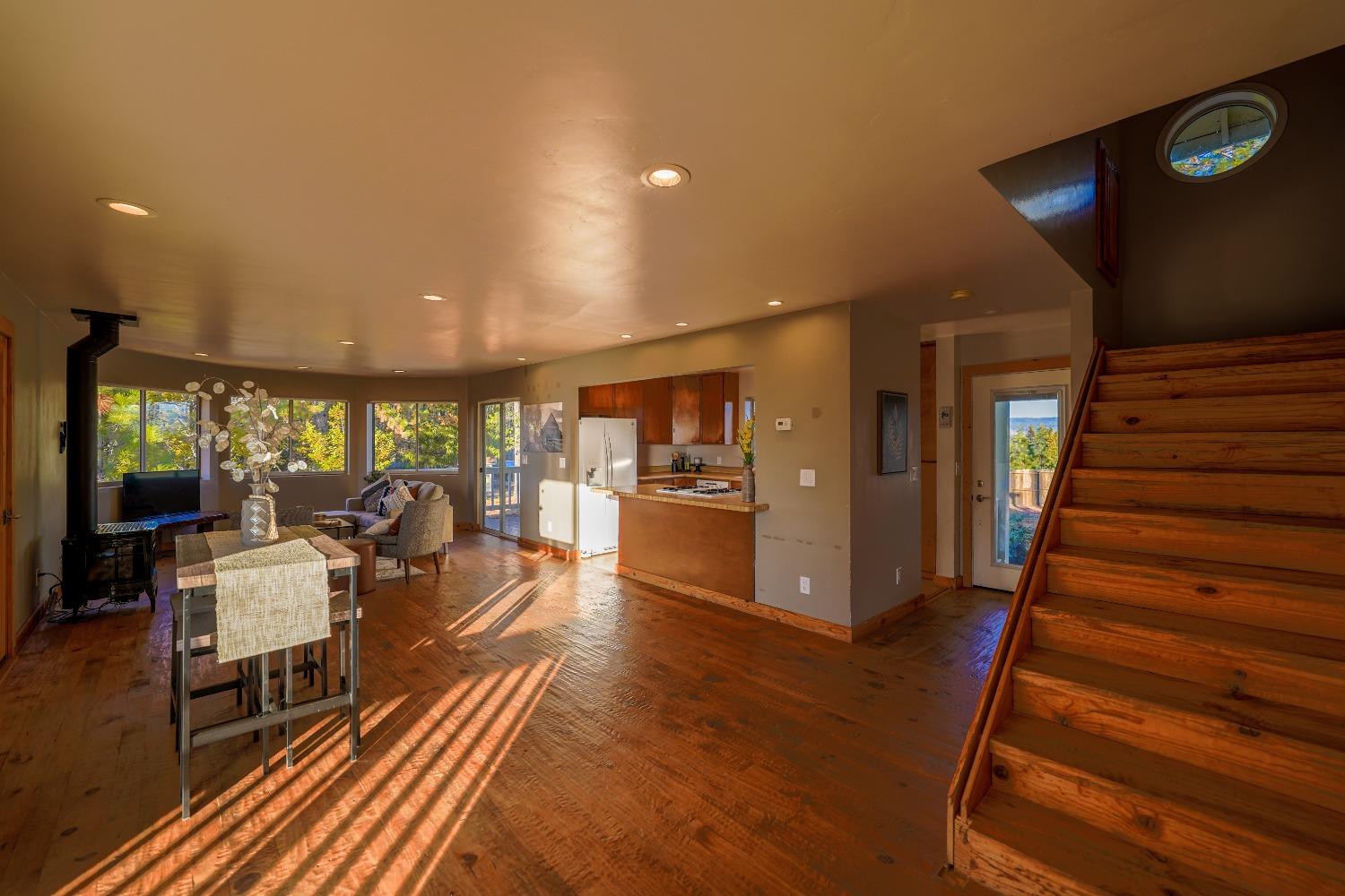 Detail Gallery Image 3 of 65 For 18070 Eaglenest Rd, Grass Valley,  CA 95945 - 2 Beds | 2/1 Baths