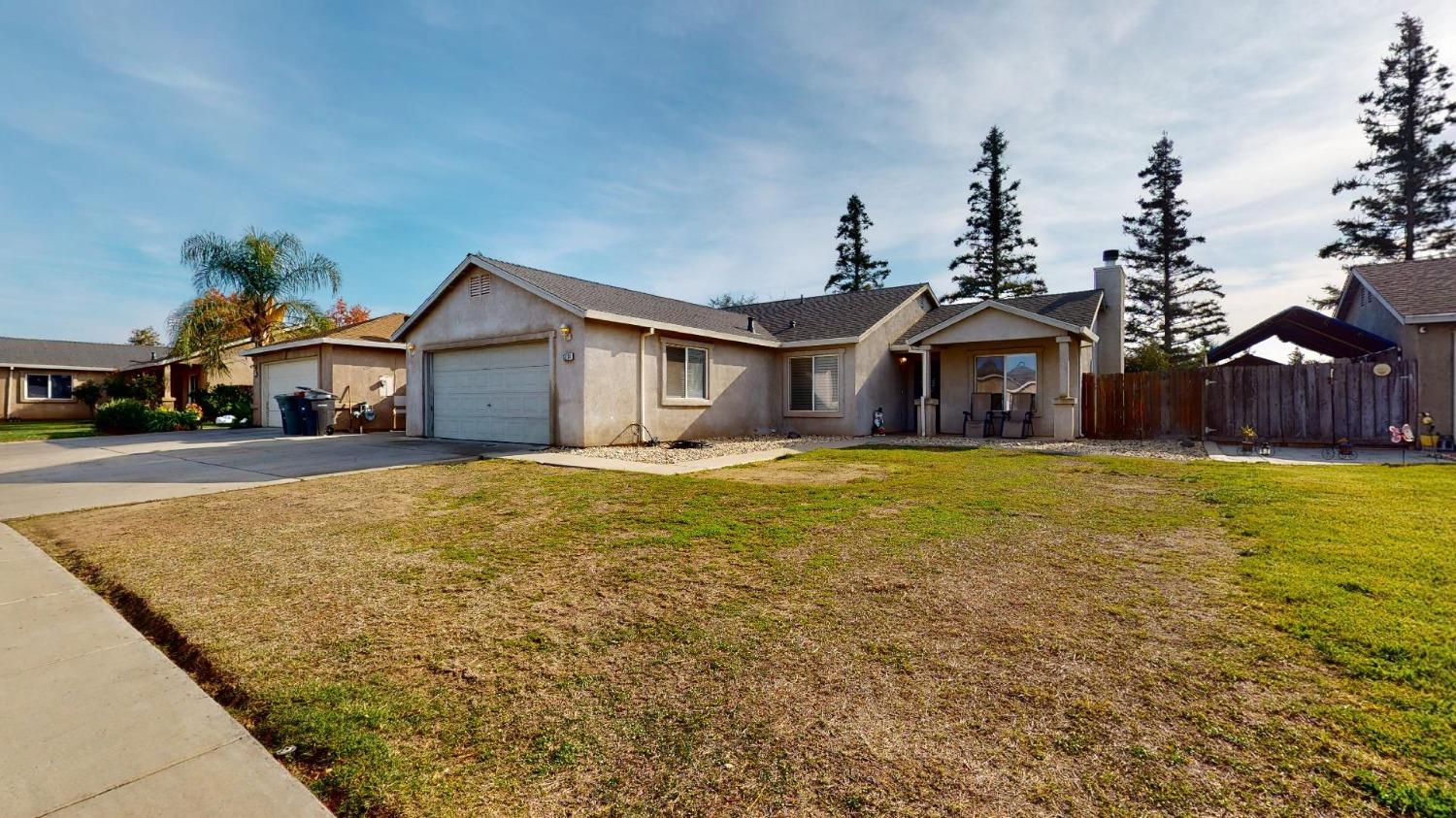 Photo of 12224 Quicksilver St in Waterford, CA