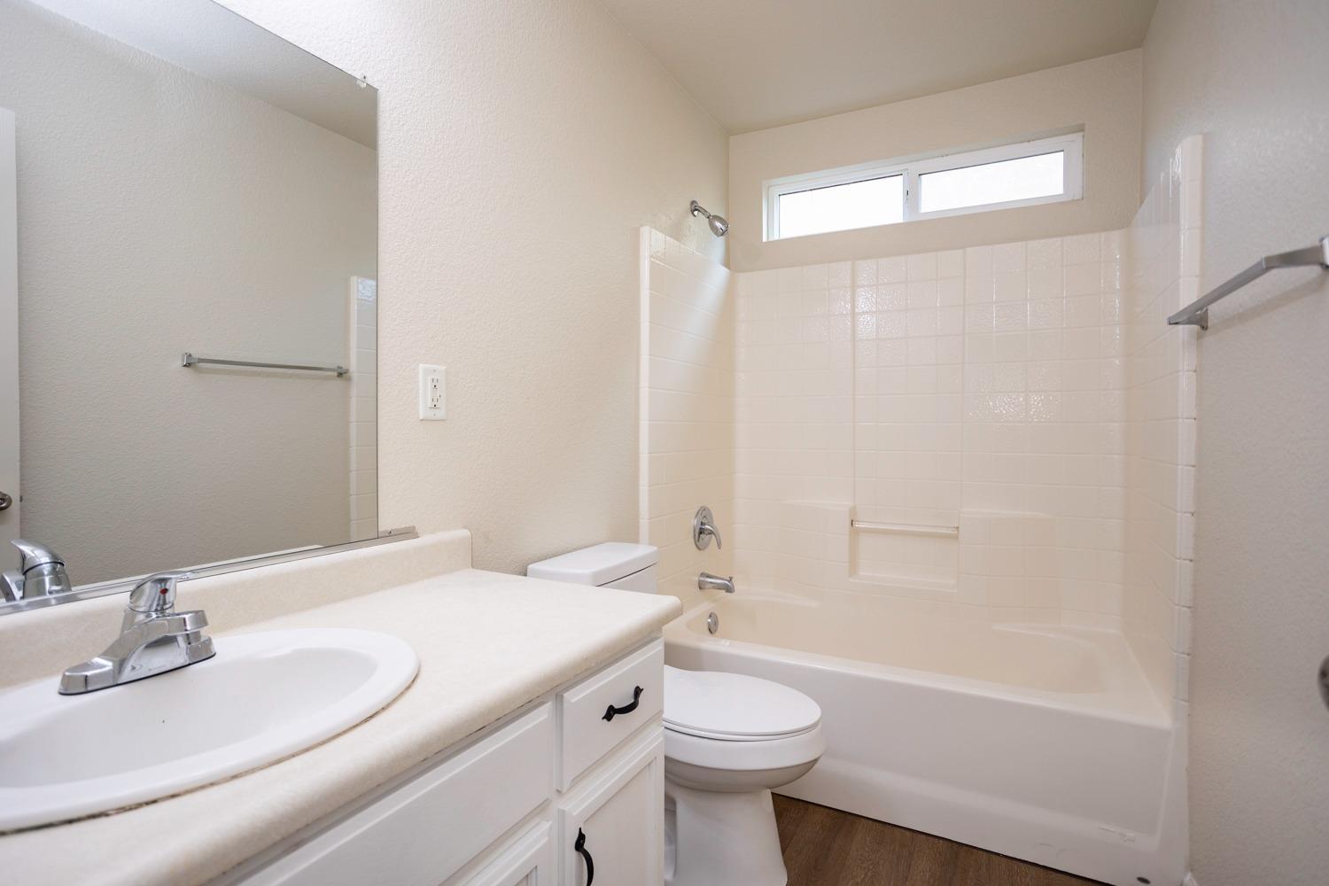 Detail Gallery Image 20 of 22 For 2476 N Drake Ave, Merced,  CA 95348 - 4 Beds | 2 Baths