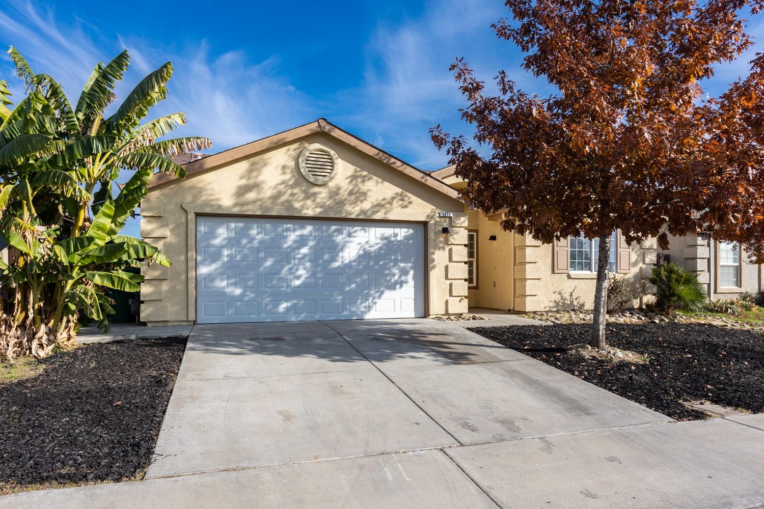 Detail Gallery Image 1 of 22 For 2476 N Drake Ave, Merced,  CA 95348 - 4 Beds | 2 Baths