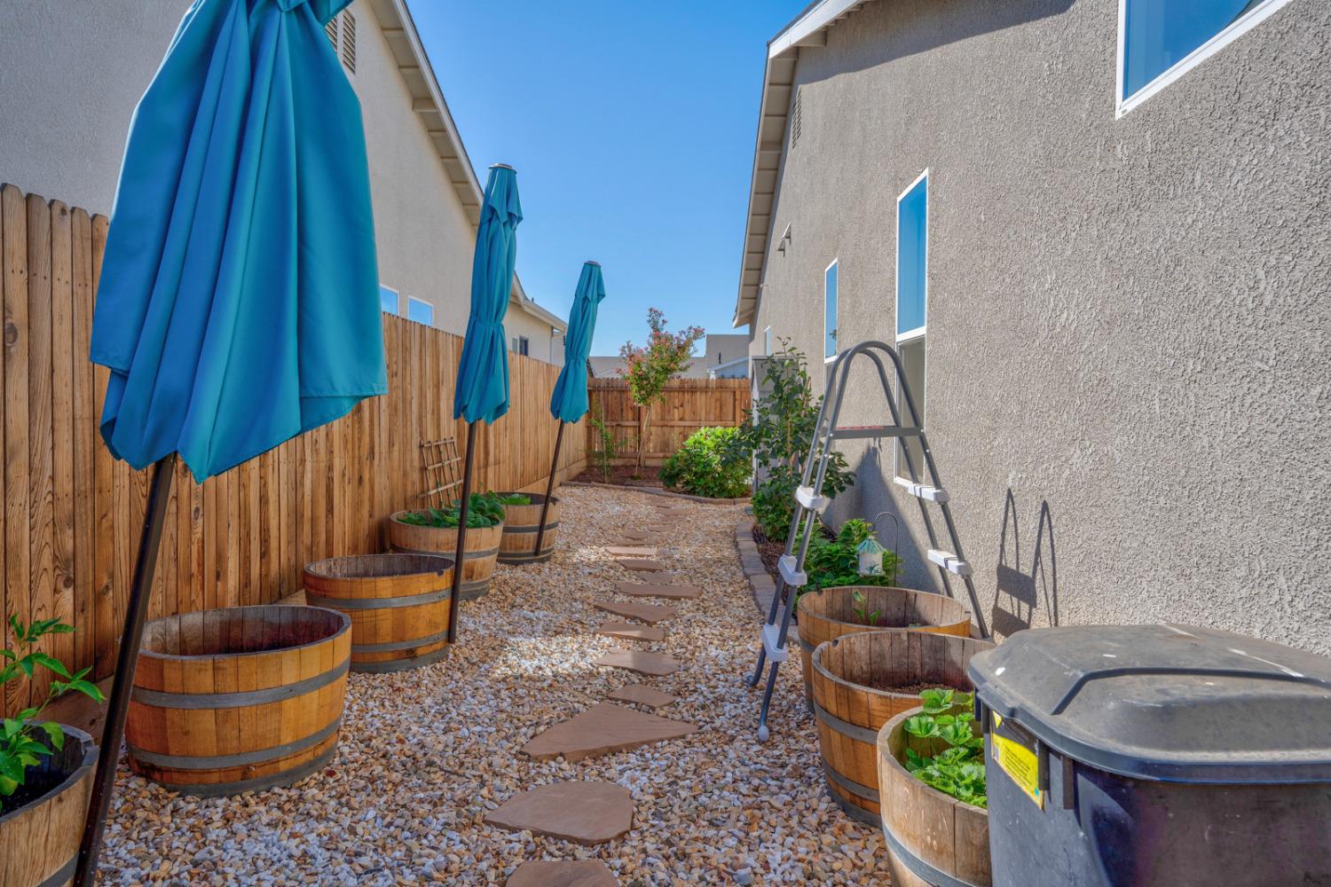 Detail Gallery Image 50 of 68 For 2435 Valverde Dr, Merced,  CA 95340 - 3 Beds | 2 Baths