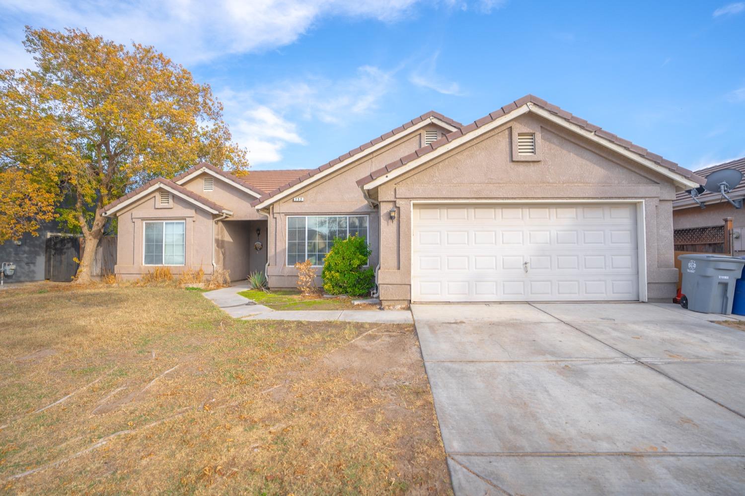 Welcome to 752 Windsor Ct, your cozy but spacious  home with 3 bedrooms and 2 baths at the end of a 