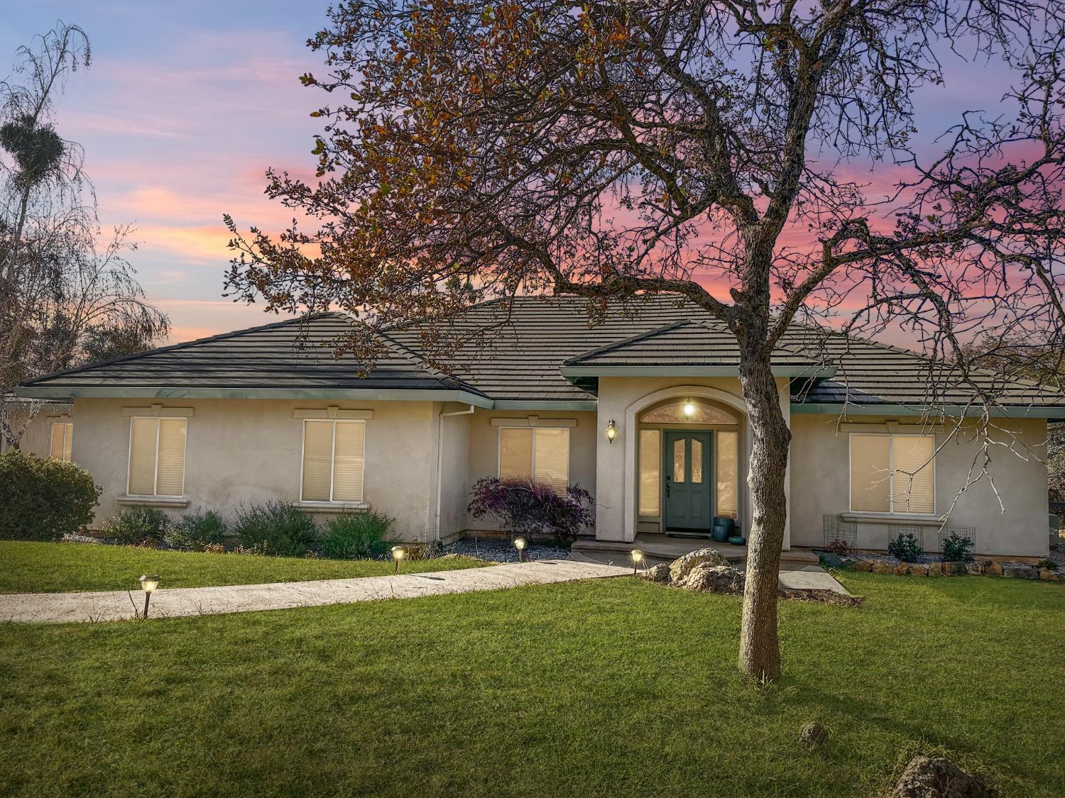 Photo of 23131 Lofall Ln in Grass Valley, CA