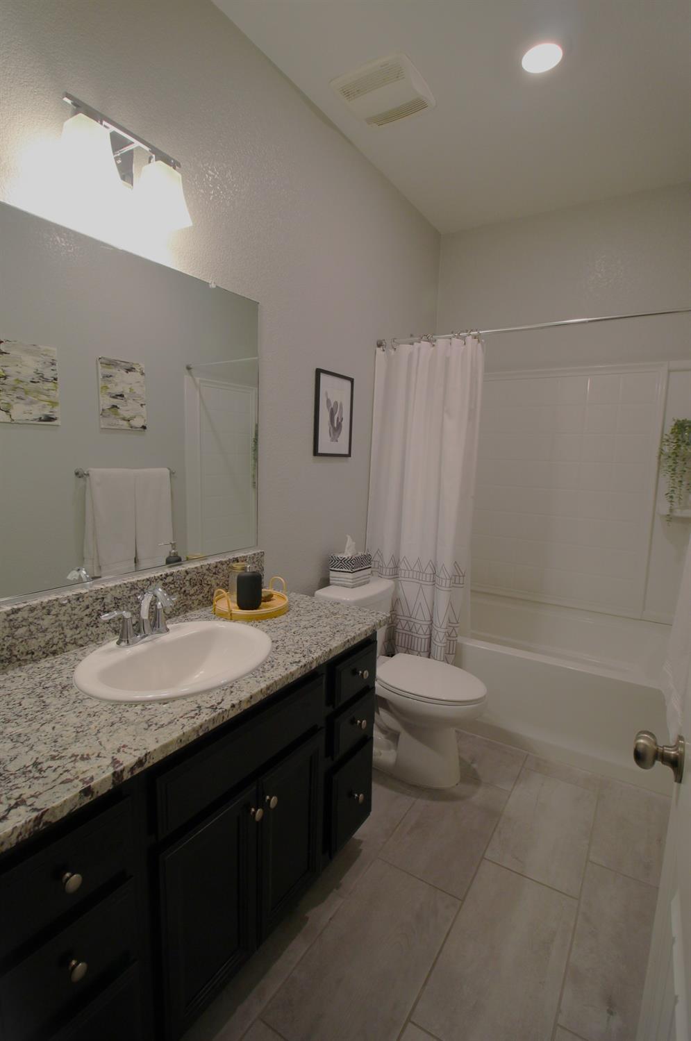 Detail Gallery Image 7 of 29 For 3721 Magellan, Merced,  CA 95340 - 3 Beds | 2 Baths