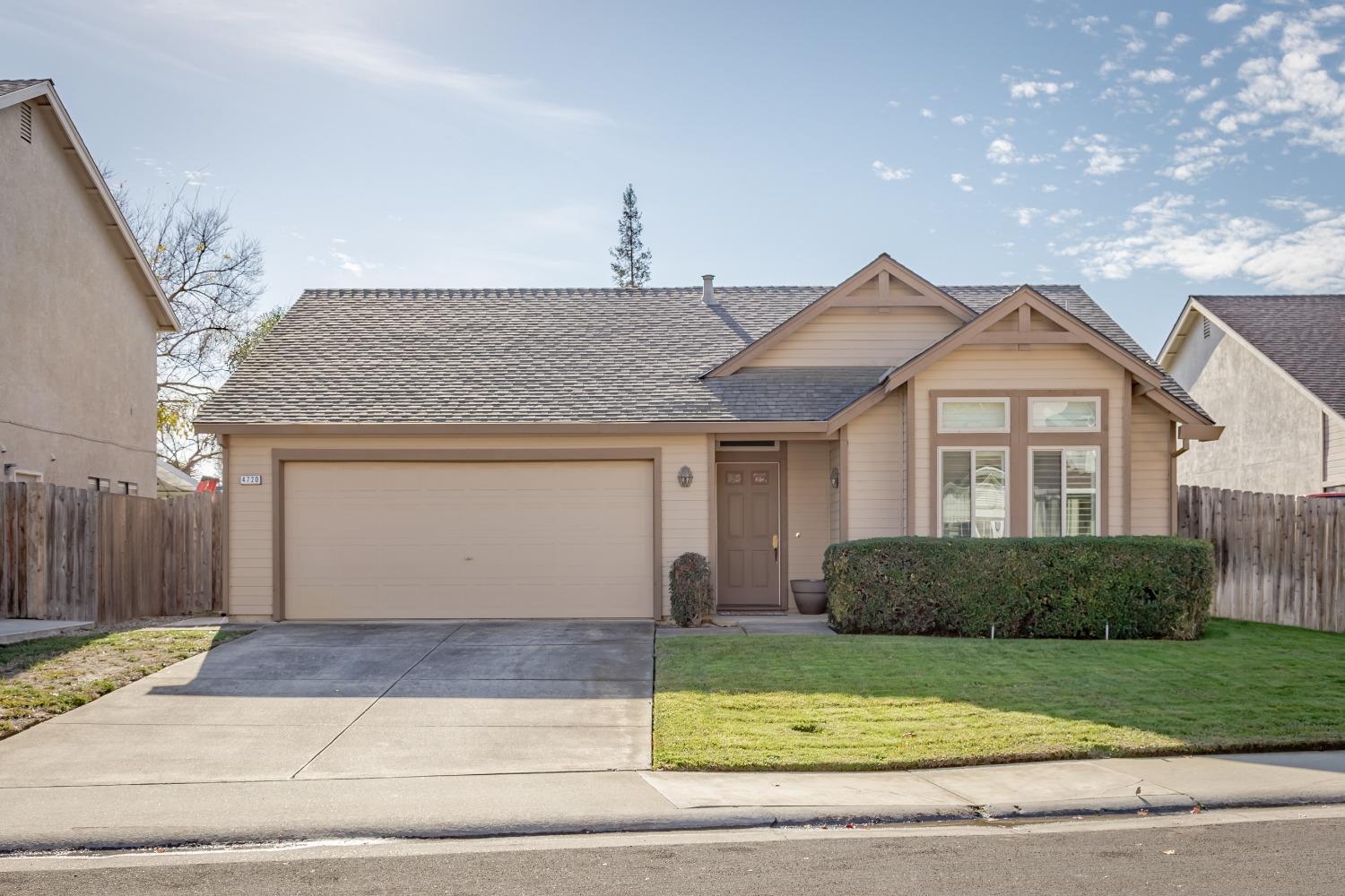 Detail Gallery Image 1 of 1 For 4720 Story Way, Elk Grove,  CA 95758 - 2 Beds | 2 Baths