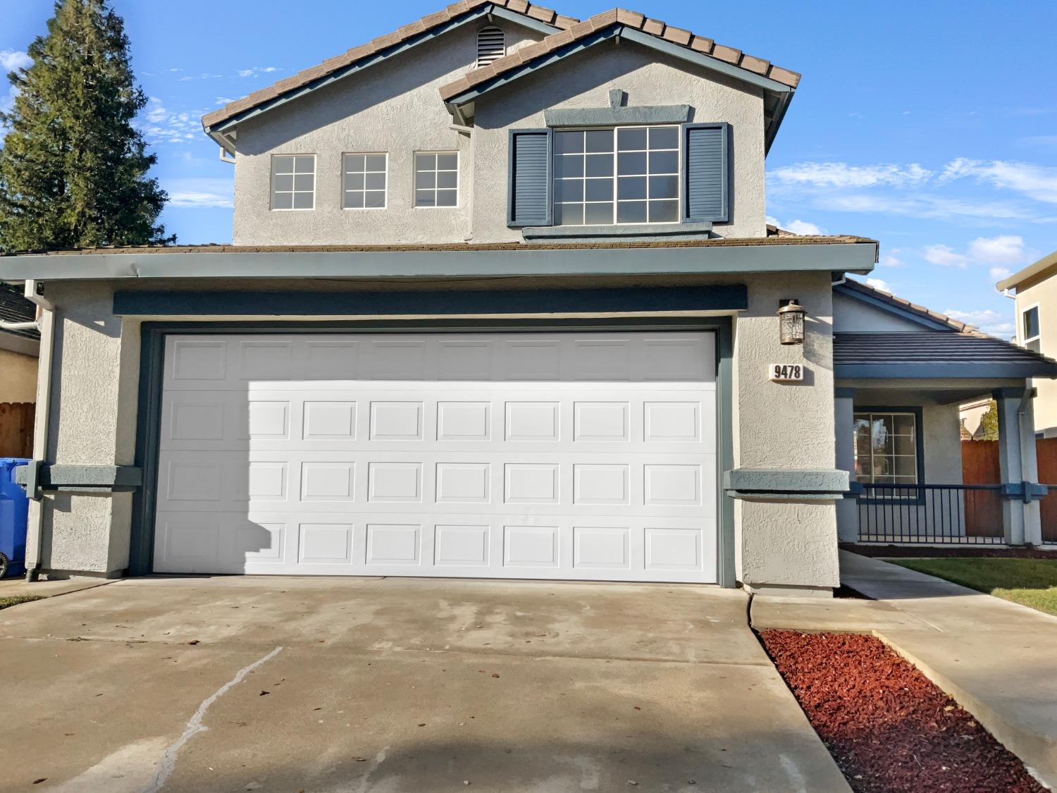 Detail Gallery Image 1 of 1 For 9478 Village Tree Dr, Elk Grove,  CA 95758 - 3 Beds | 2/1 Baths
