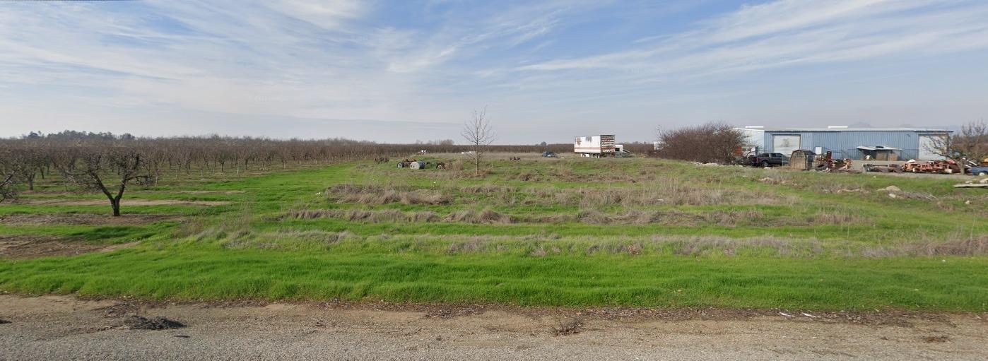 Photo of 405 S Township Rd in Yuba City, CA