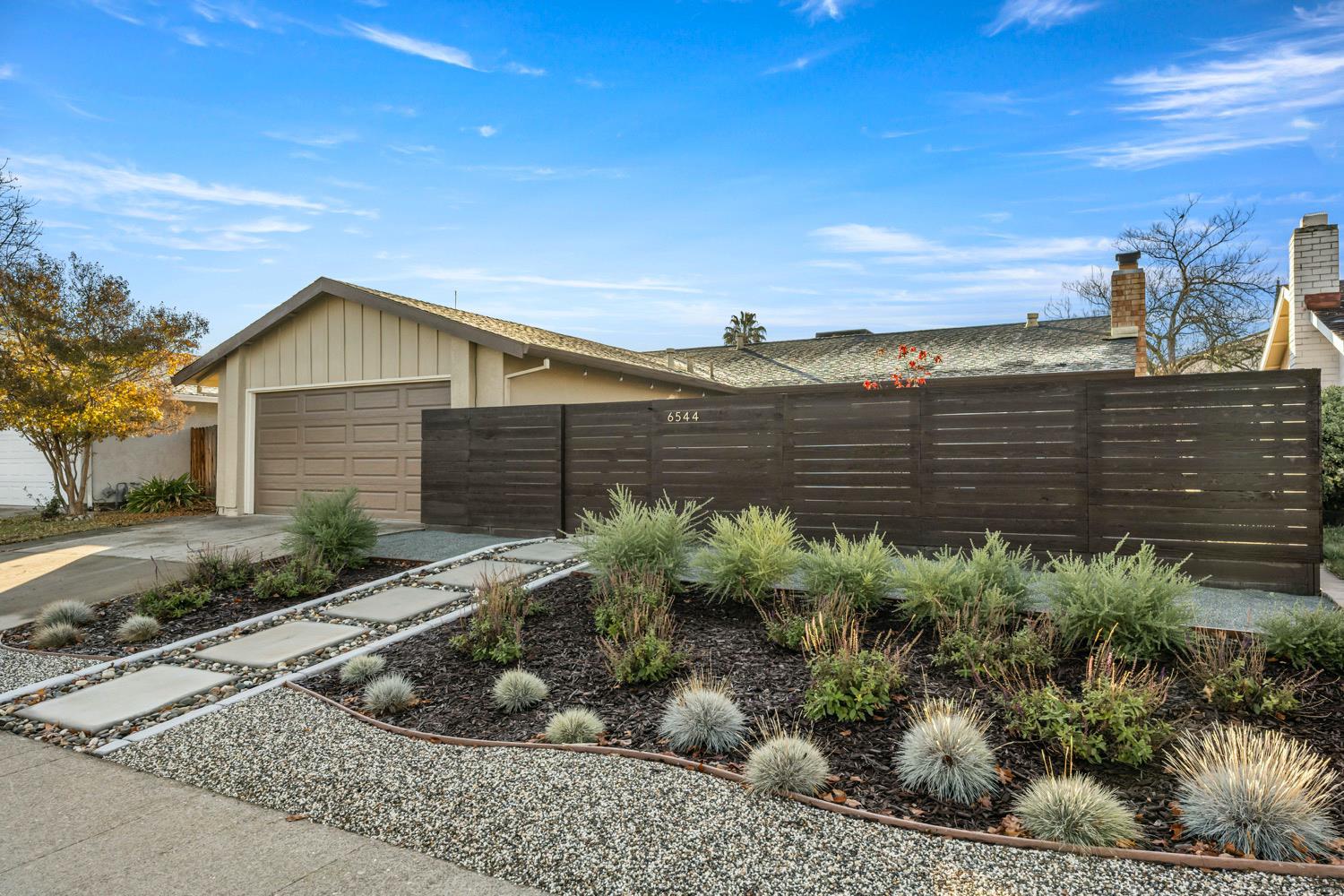 Detail Gallery Image 1 of 1 For 6544 Mossview Way, Citrus Heights,  CA 95621 - 4 Beds | 2 Baths