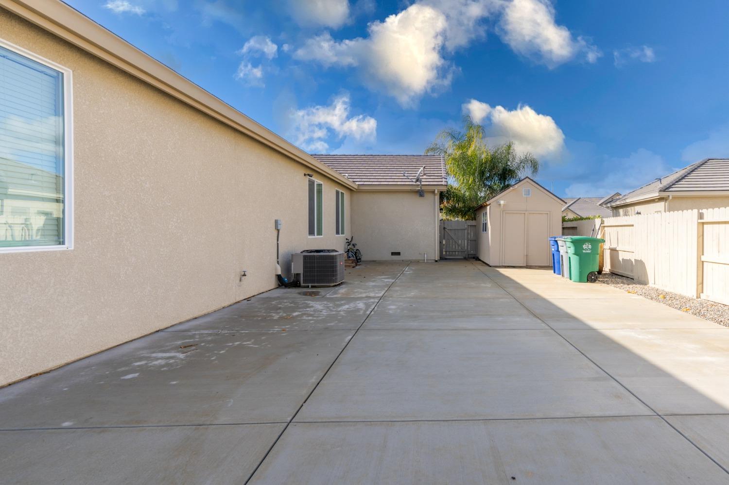 Detail Gallery Image 8 of 28 For 1746 Cobblefield Ln, Los Banos,  CA 93635 - 4 Beds | 2 Baths