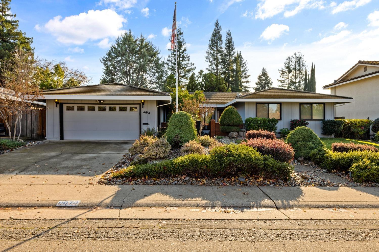 Detail Gallery Image 1 of 1 For 8070 Vintage Way, Fair Oaks,  CA 95628 - 4 Beds | 2/1 Baths