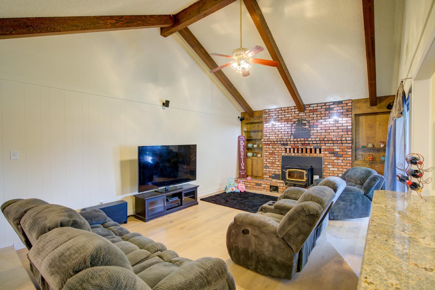 Detail Gallery Image 10 of 36 For 1166 West Ave, Gustine,  CA 95322 - 5 Beds | 3 Baths