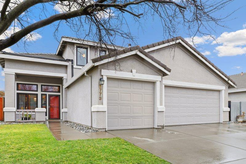 Stunning move-in ready Elk Grove home featuring over 2200+sqft w/4 spacious bedrooms and 3 full bath