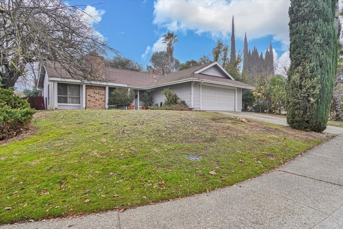 Photo of 5906 Merlindale Dr in Citrus Heights, CA