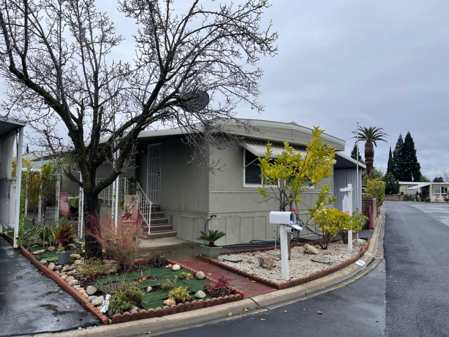 Photo of 280 Heritage Glen Ln in Rancho Cordova, CA