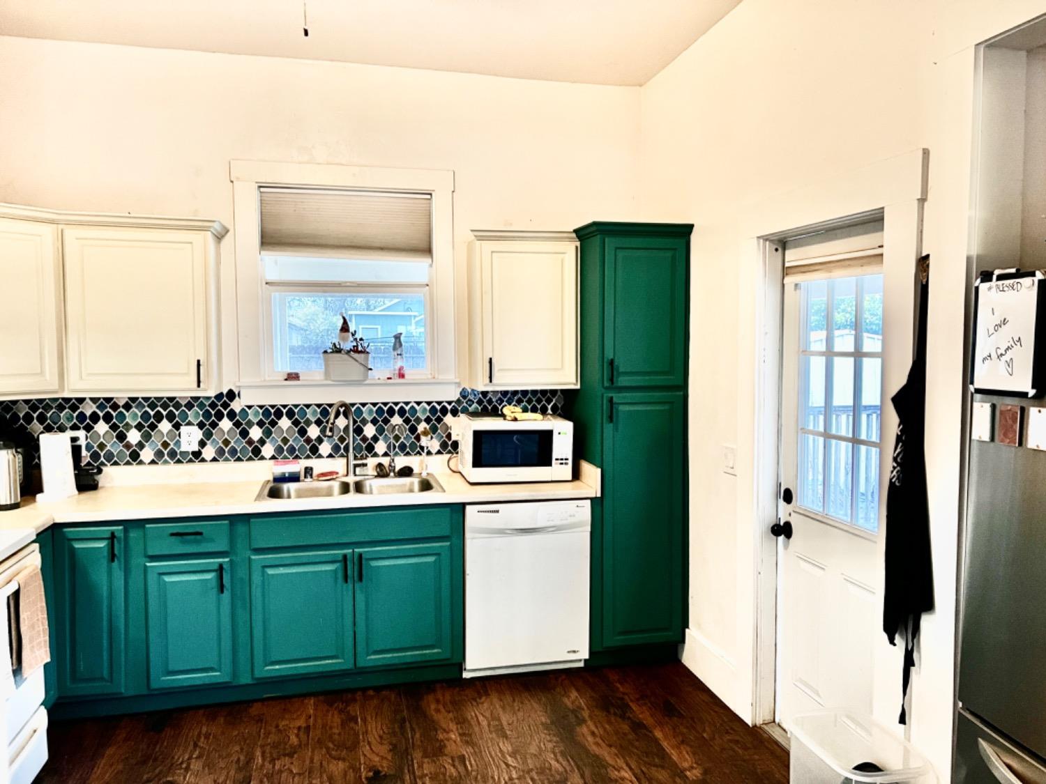 Detail Gallery Image 13 of 20 For 427 East Ave, Gustine,  CA 95322 - 3 Beds | 1 Baths