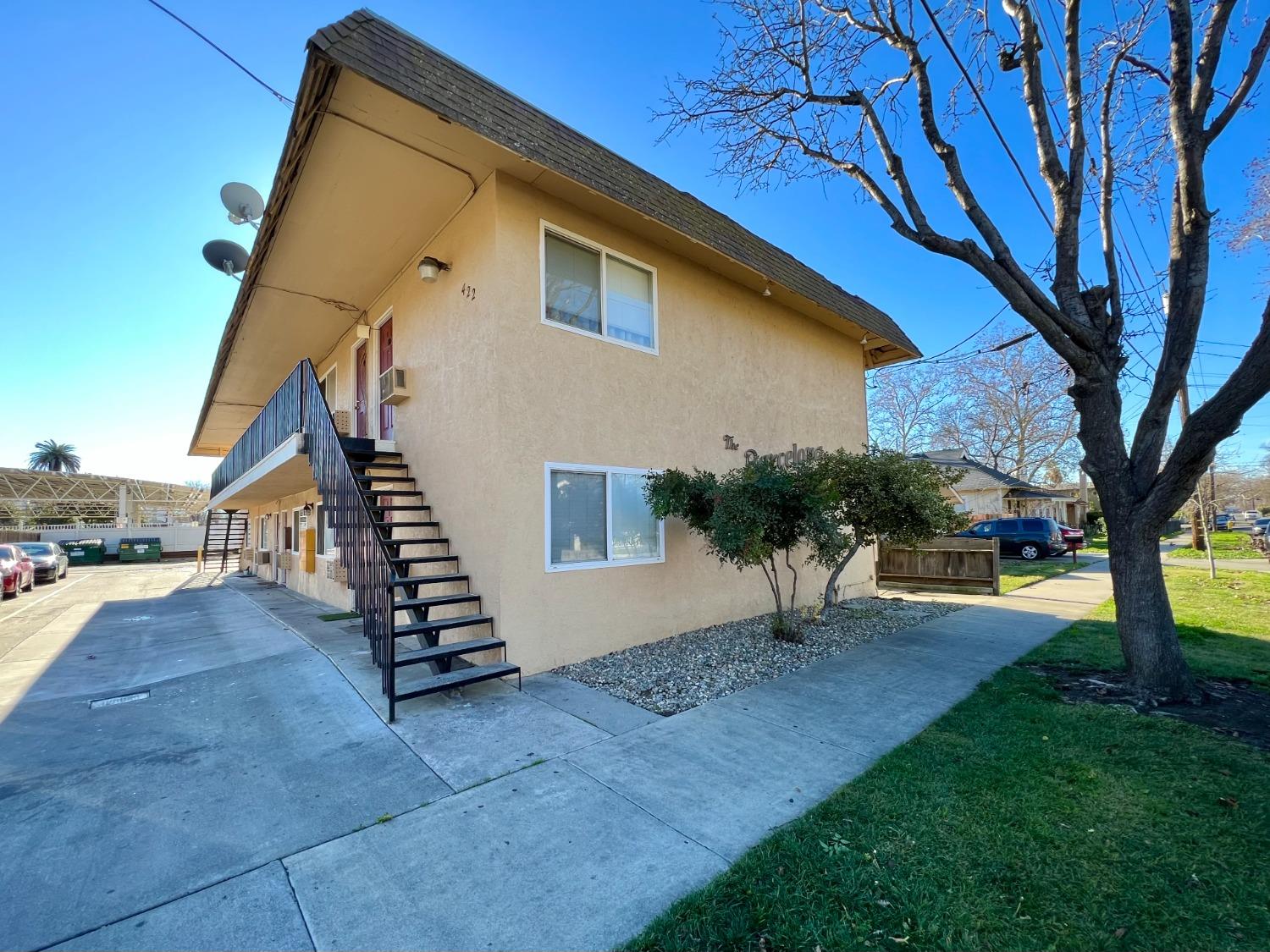 Photo of 422 North St in Woodland, CA