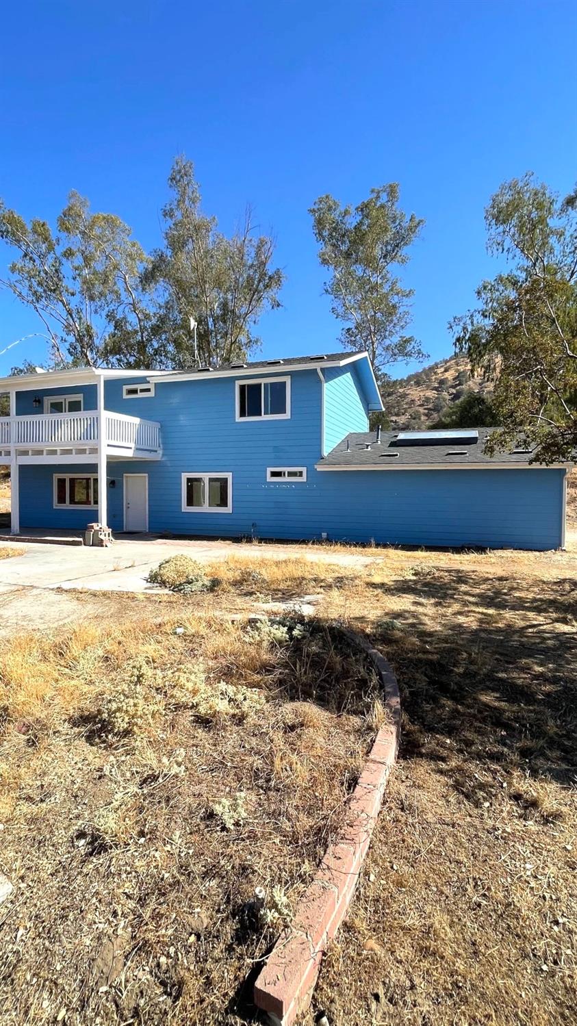 38512 Pepperweed Road, Squaw Valley, CA 93675