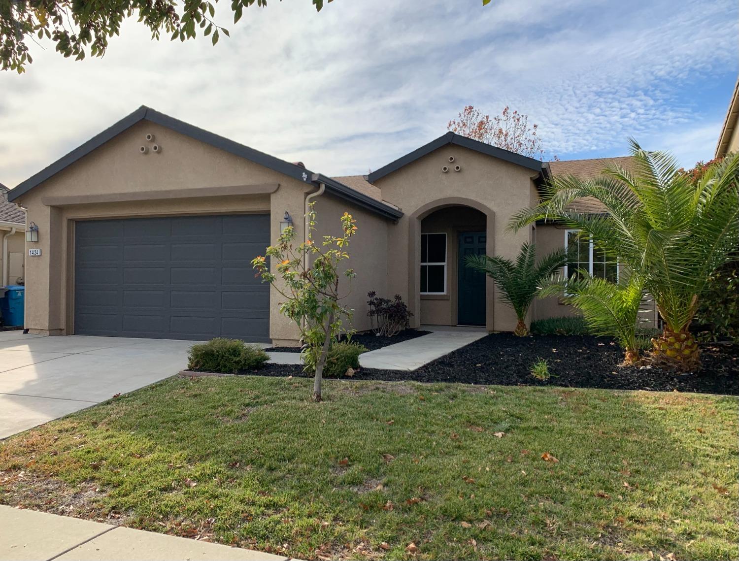 Photo of 1424 Claridge Ct in Plumas Lake, CA