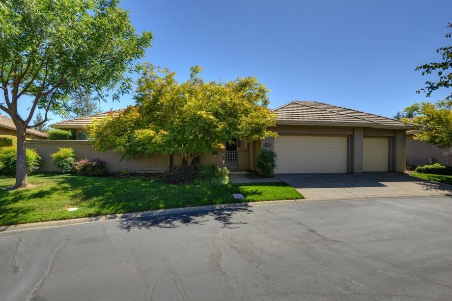 Photo of 9512 Golf Course Ln in Elk Grove, CA