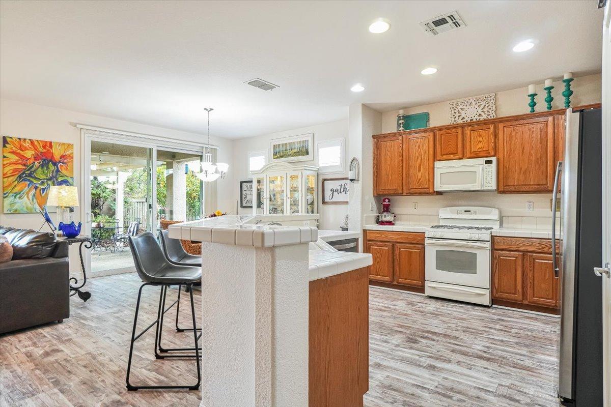 Detail Gallery Image 1 of 1 For 1446 Mockingbird Ln, Lincoln,  CA 95648 - 2 Beds | 2 Baths