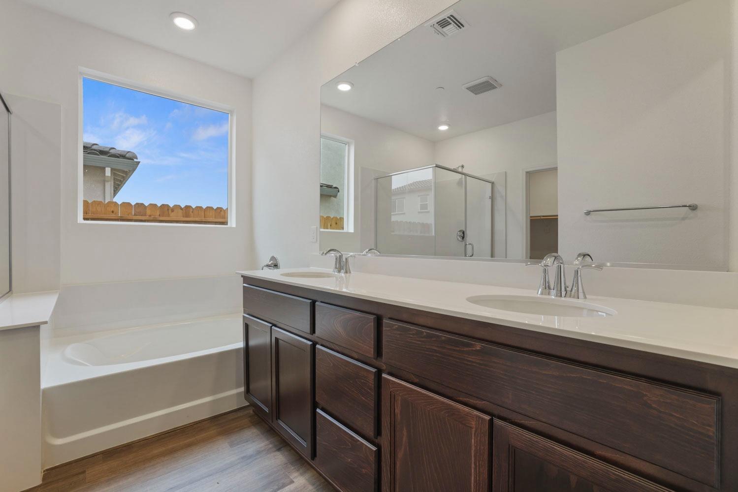 Detail Gallery Image 42 of 59 For 1731 Duchamp Way, Lodi,  CA 95242 - 4 Beds | 3/1 Baths