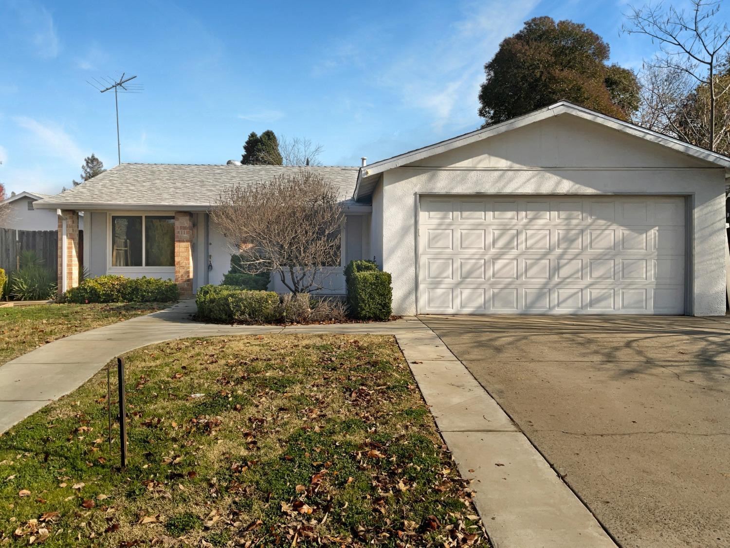 Detail Gallery Image 1 of 1 For 2609 Mackinaw Way, Sacramento,  CA 95826 - 3 Beds | 2 Baths