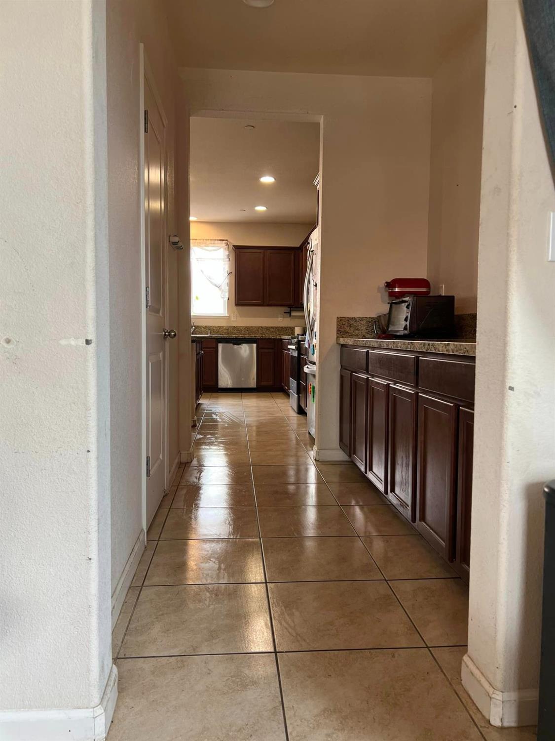 Detail Gallery Image 8 of 18 For 649 Molera, Soledad,  CA 93960 - 4 Beds | 2/1 Baths