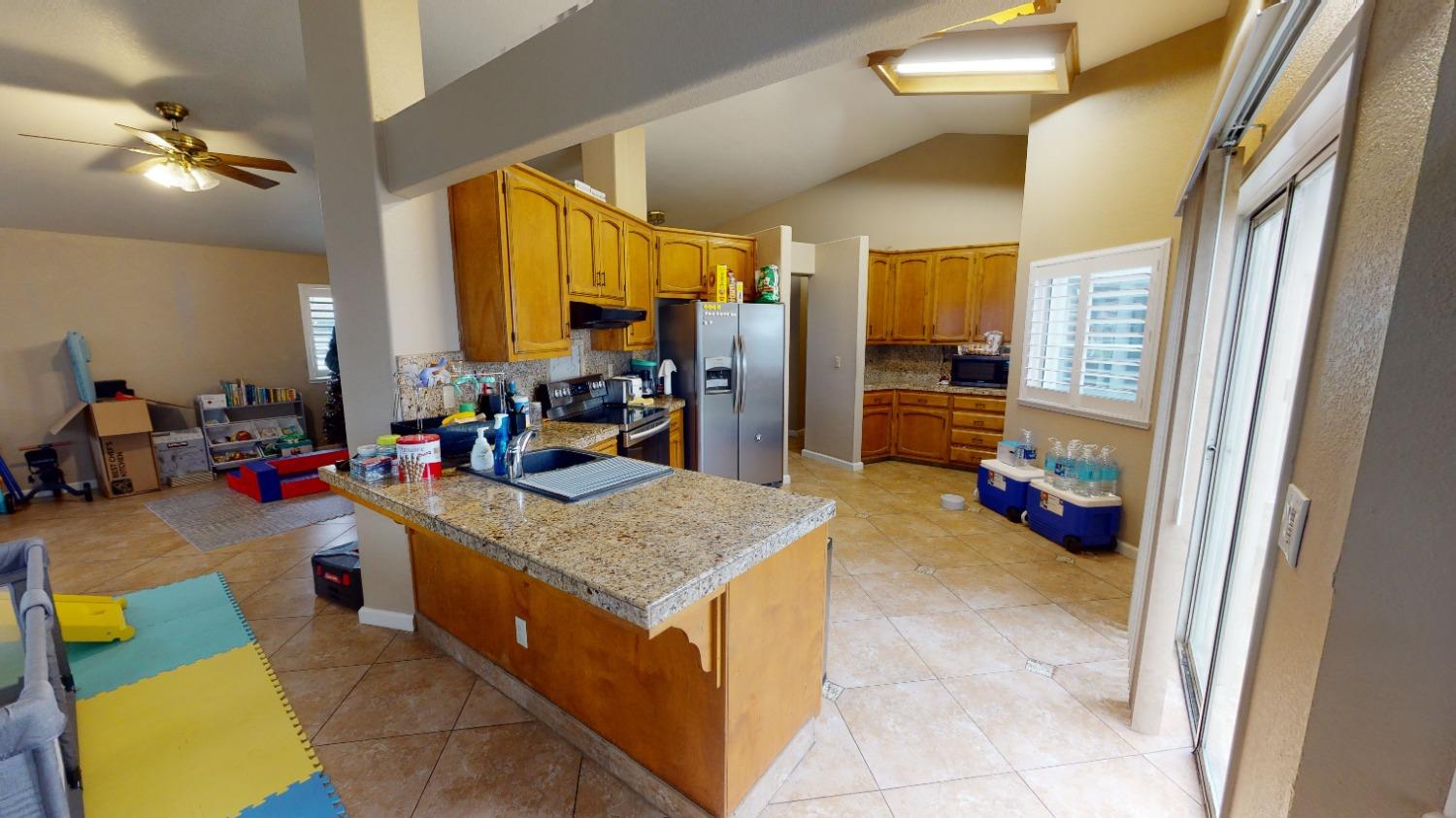 Detail Gallery Image 8 of 18 For 528 Datewood Ct, Los Banos,  CA 93635 - 3 Beds | 2 Baths
