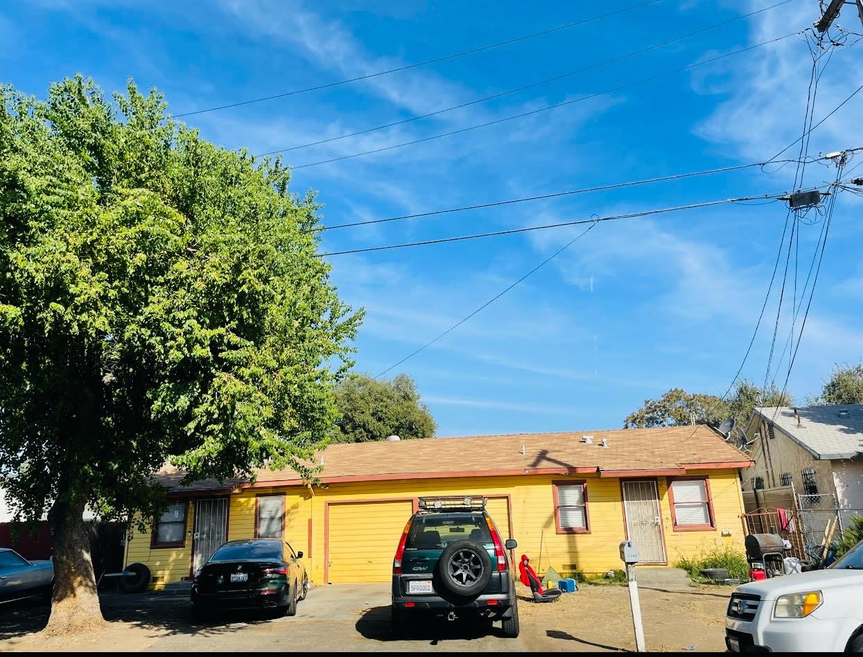 Photo of 1340-1342 N Newport Ave in Stockton, CA