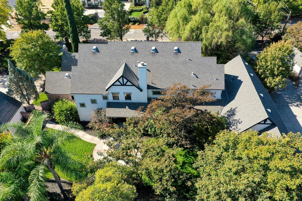Photo of 1044 Mariemont Ave in Sacramento, CA