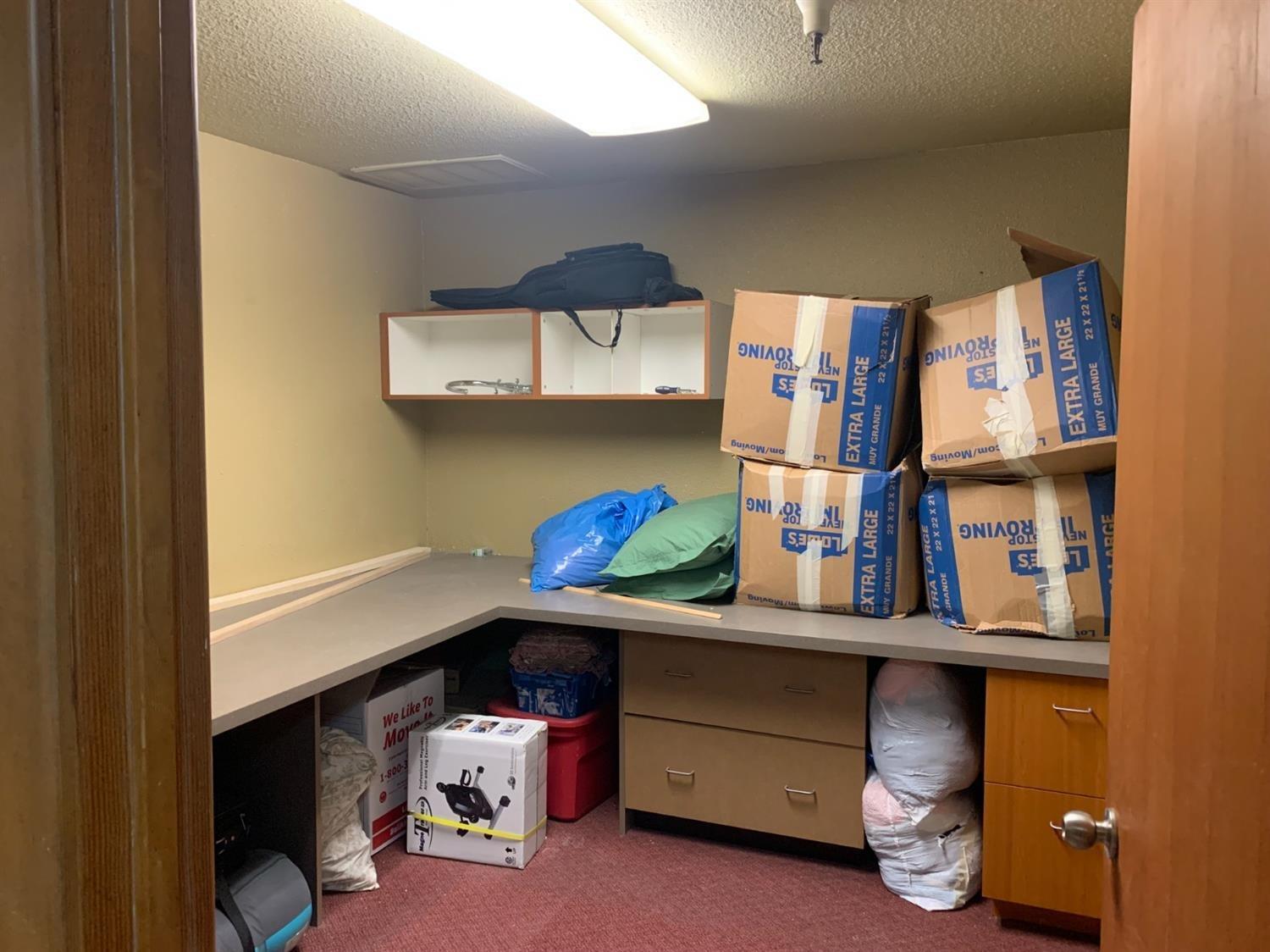 Photo of 897 Arden Wy in Sacramento, CA
