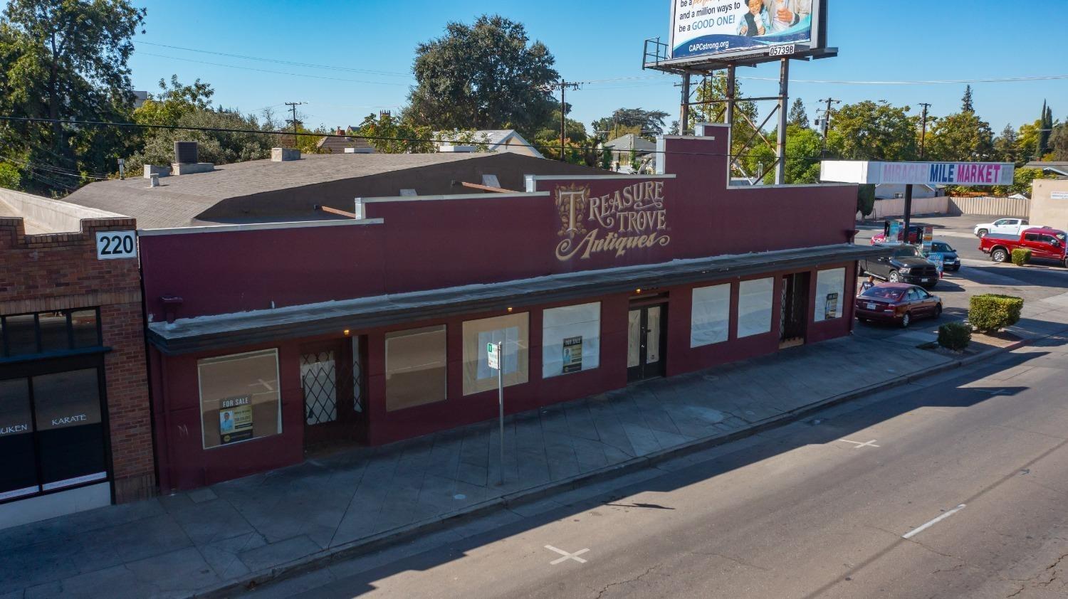 Photo of 230 W Harding Wy in Stockton, CA