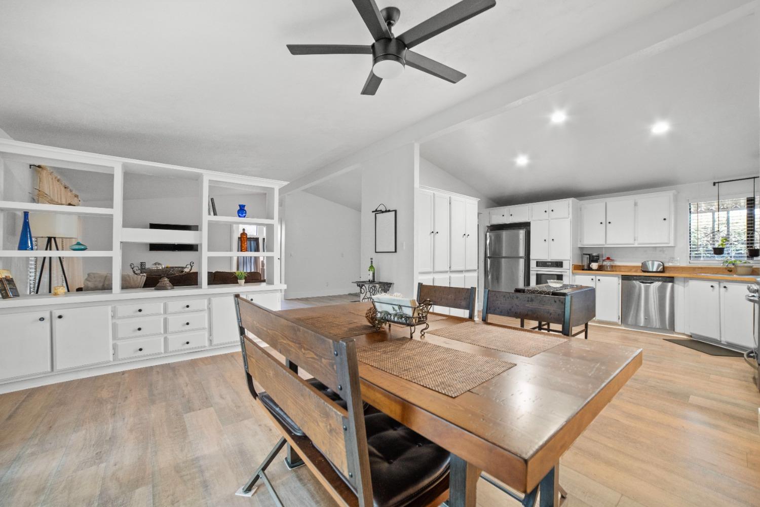 Photo of 6856 Lake Cove Ln in Citrus Heights, CA