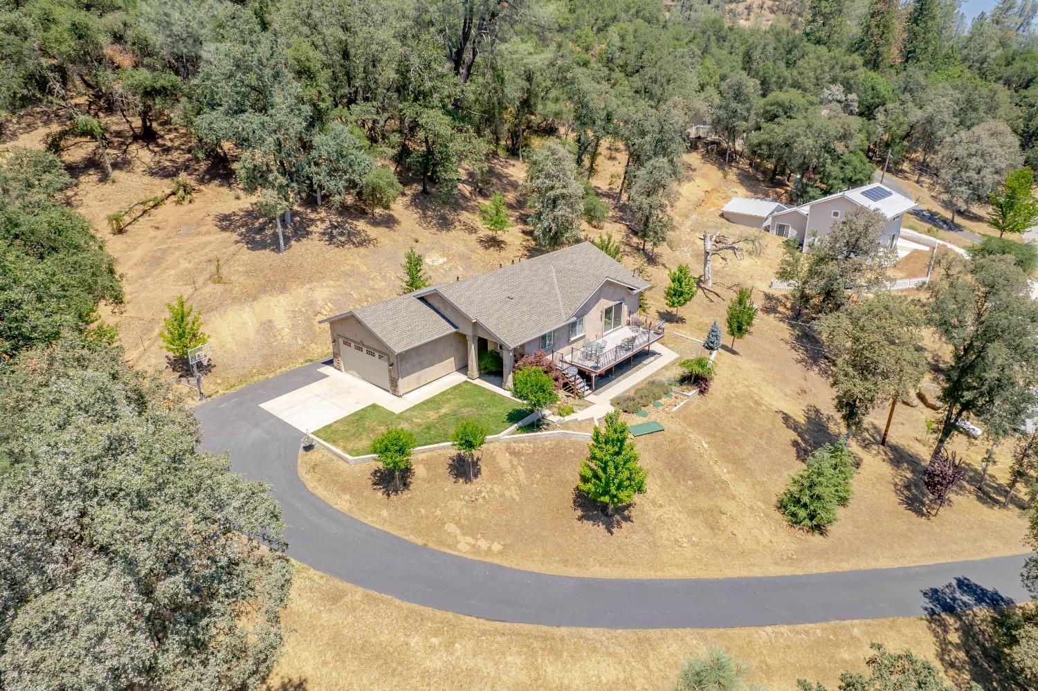 Photo of 18043 Gamble Ln in Grass Valley, CA