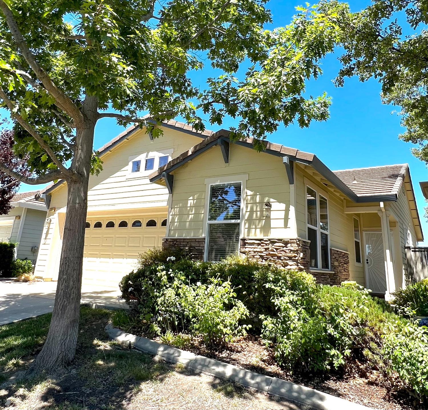 Photo of 381 Pelican Bay Cir in Sacramento, CA