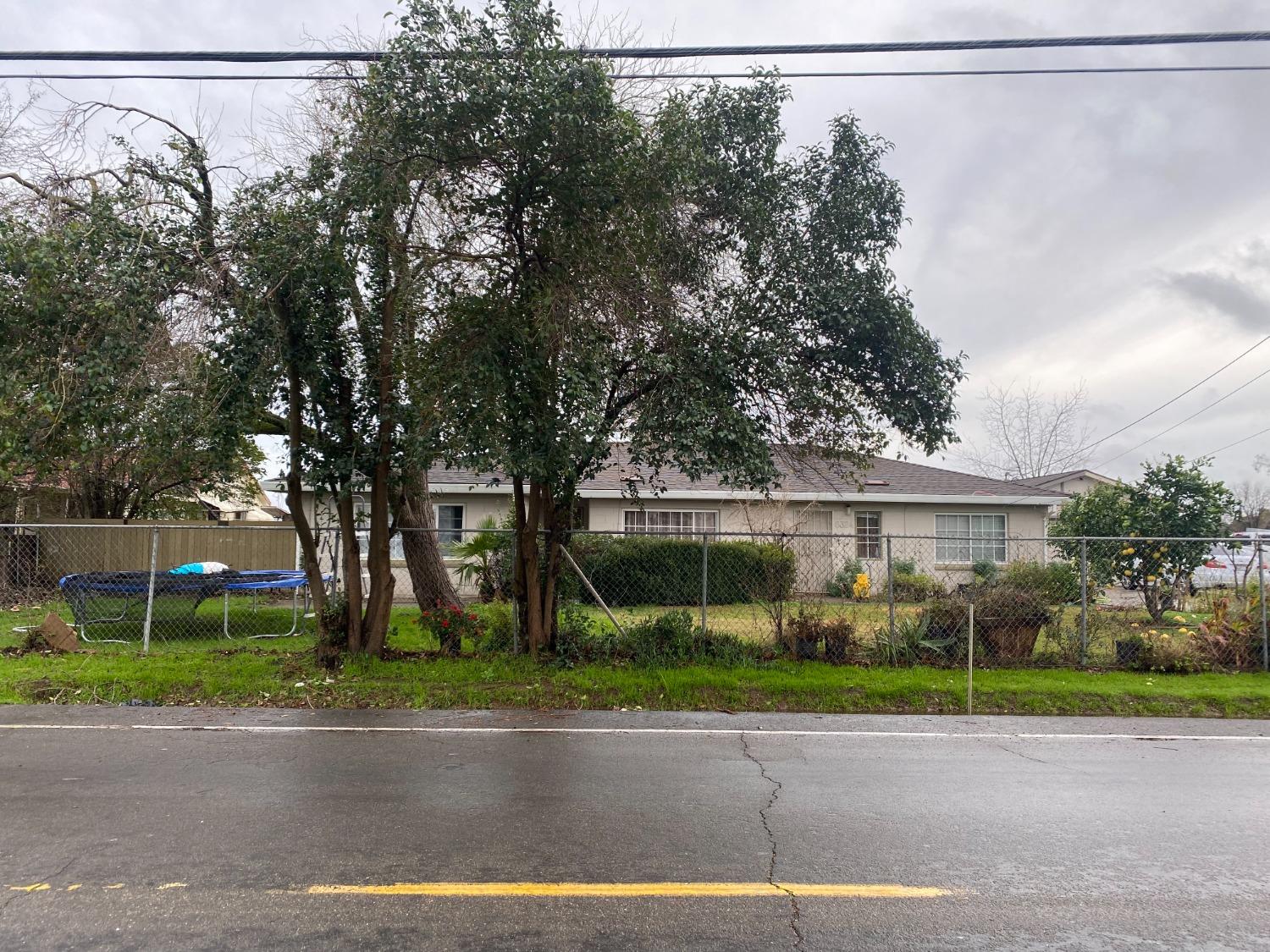 Photo of 6324 Orange Ave in Sacramento, CA
