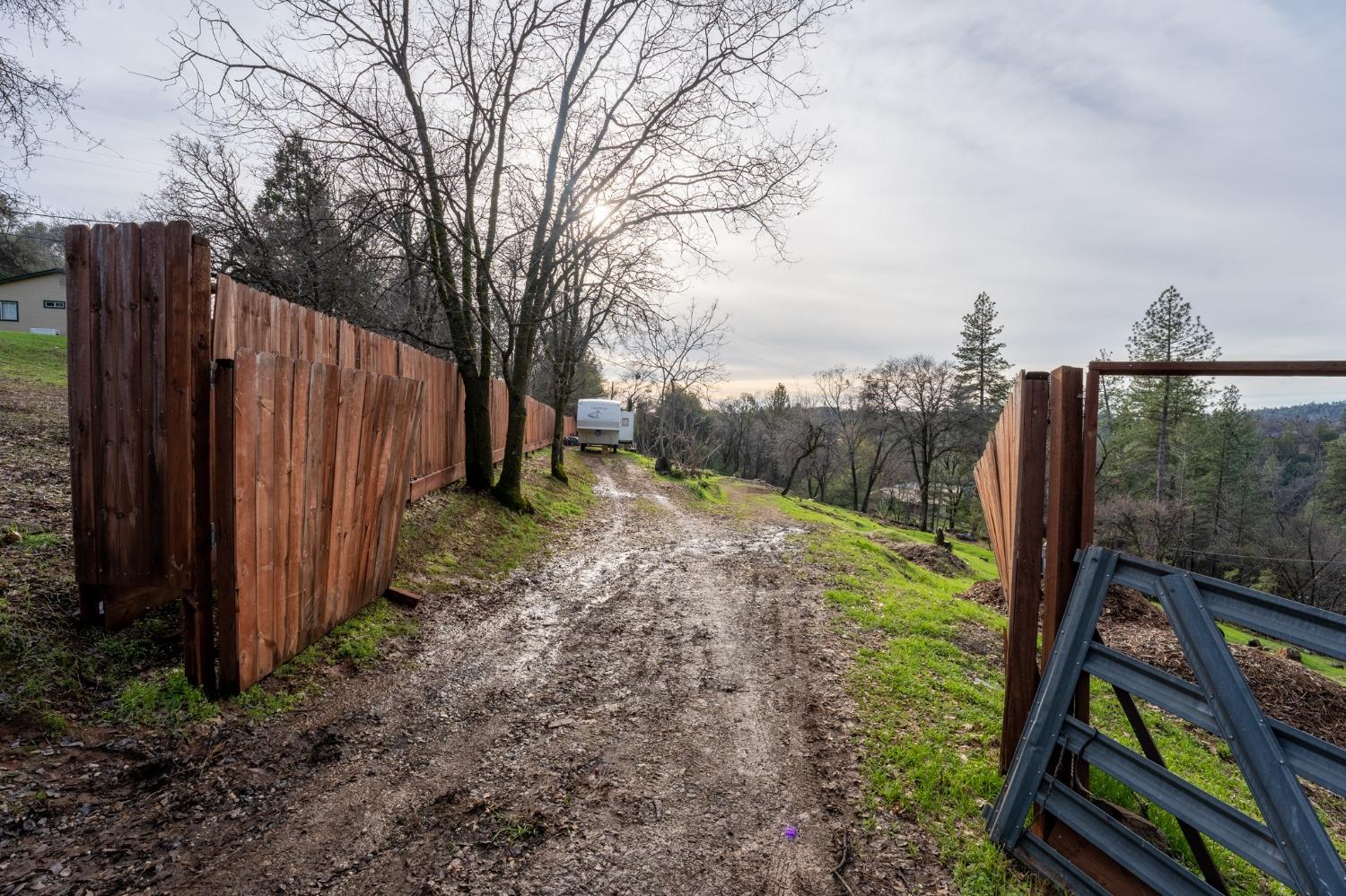 Acorn Place, Grass Valley, California image 30