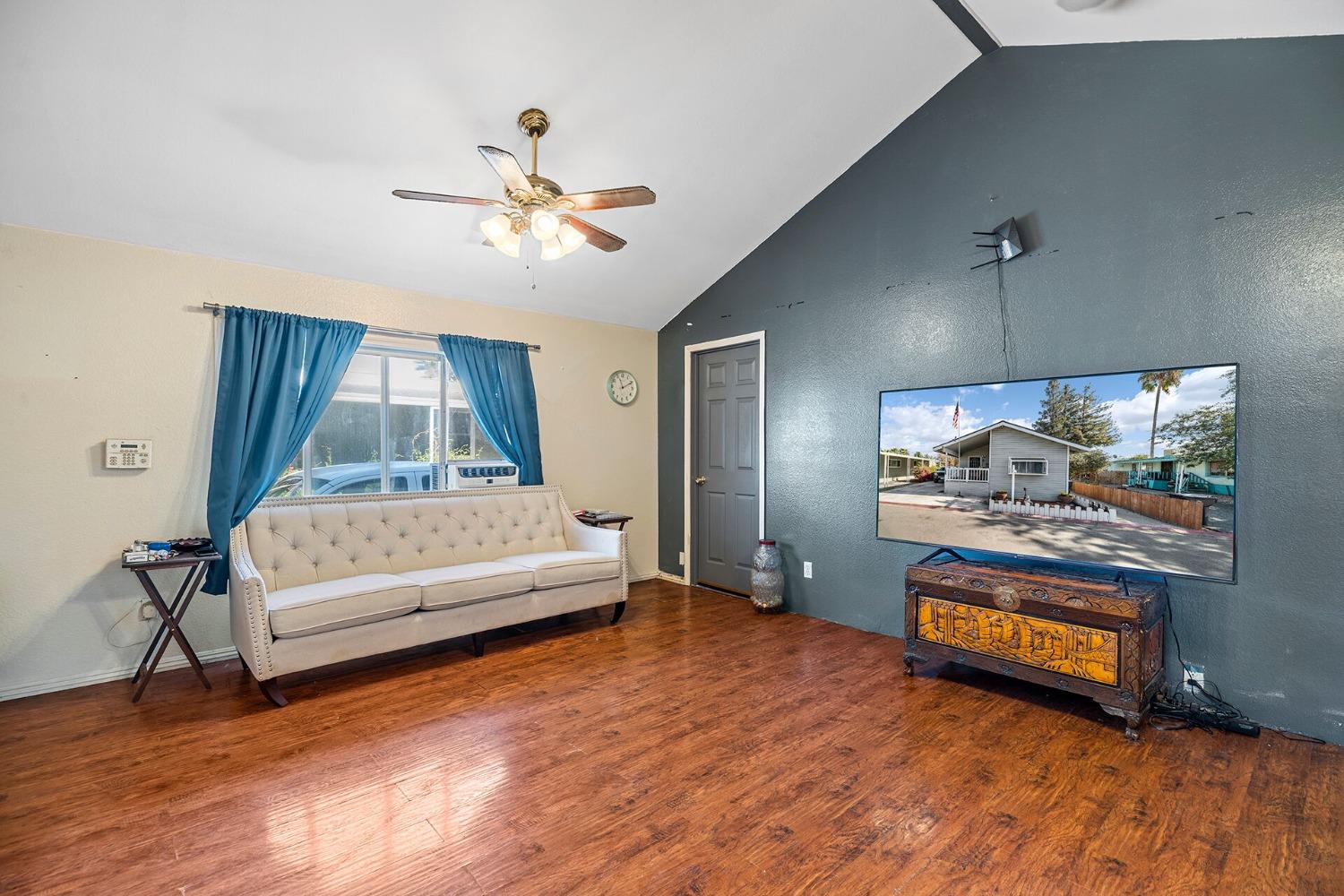 Detail Gallery Image 9 of 35 For 5100 N Hwy 99 Spc 209, Stockton,  CA 95212 - 3 Beds | 1 Baths