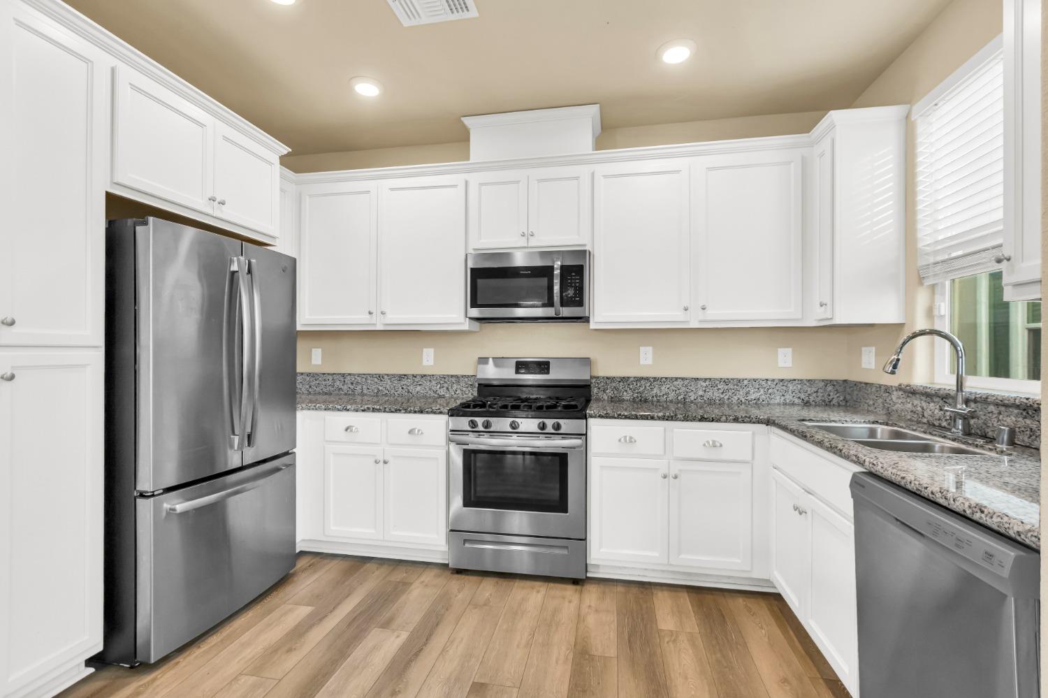 Photo #3: 223003853 Listing 