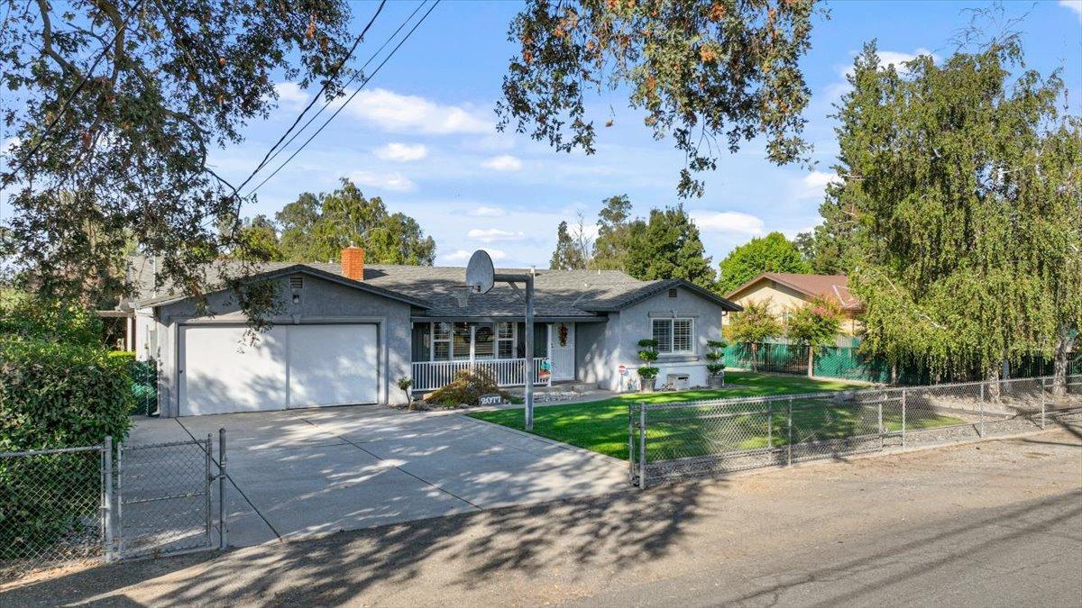 Detail Gallery Image 3 of 91 For 2077 Nord Rd, Stockton,  CA 95215 - 3 Beds | 1/1 Baths