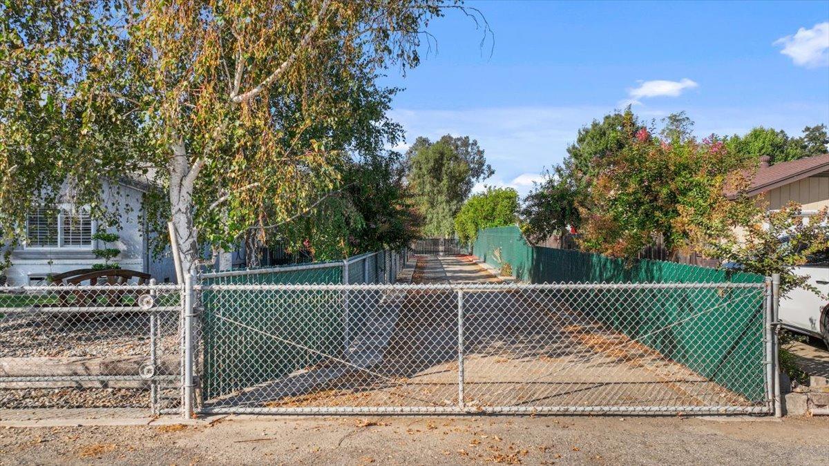 Detail Gallery Image 5 of 91 For 2077 Nord Rd, Stockton,  CA 95215 - 3 Beds | 1/1 Baths