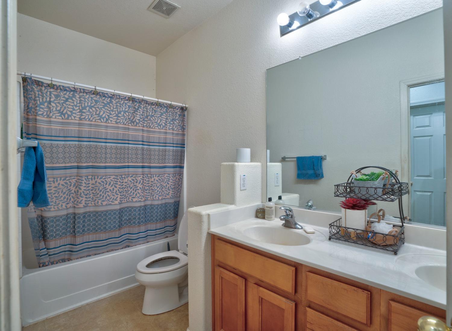 Detail Gallery Image 12 of 20 For 1431 Capitola Ct, Merced,  CA 95348 - 4 Beds | 2 Baths