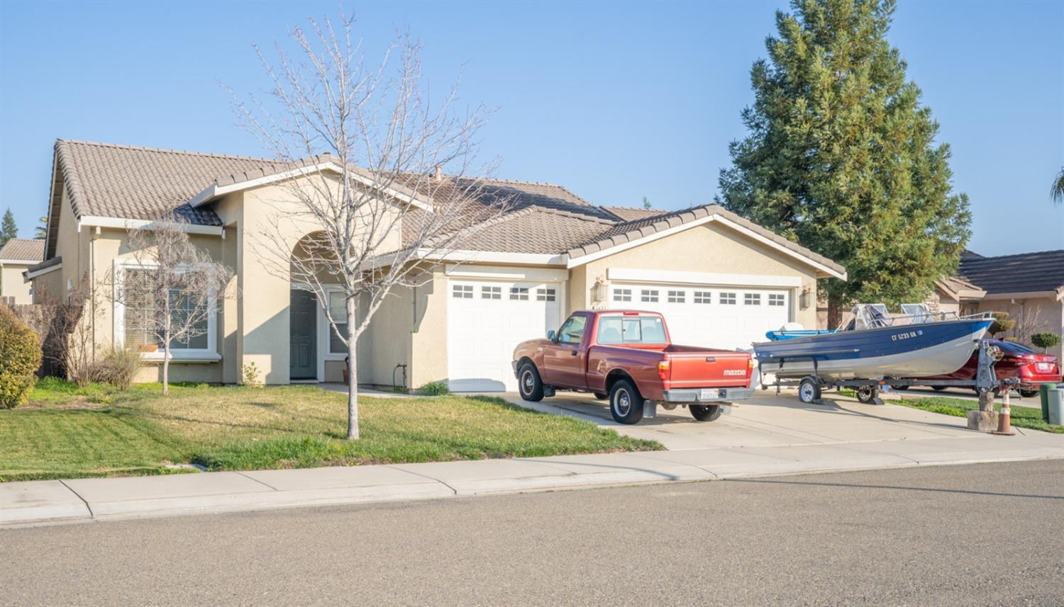 Detail Gallery Image 2 of 20 For 1431 Capitola Ct, Merced,  CA 95348 - 4 Beds | 2 Baths