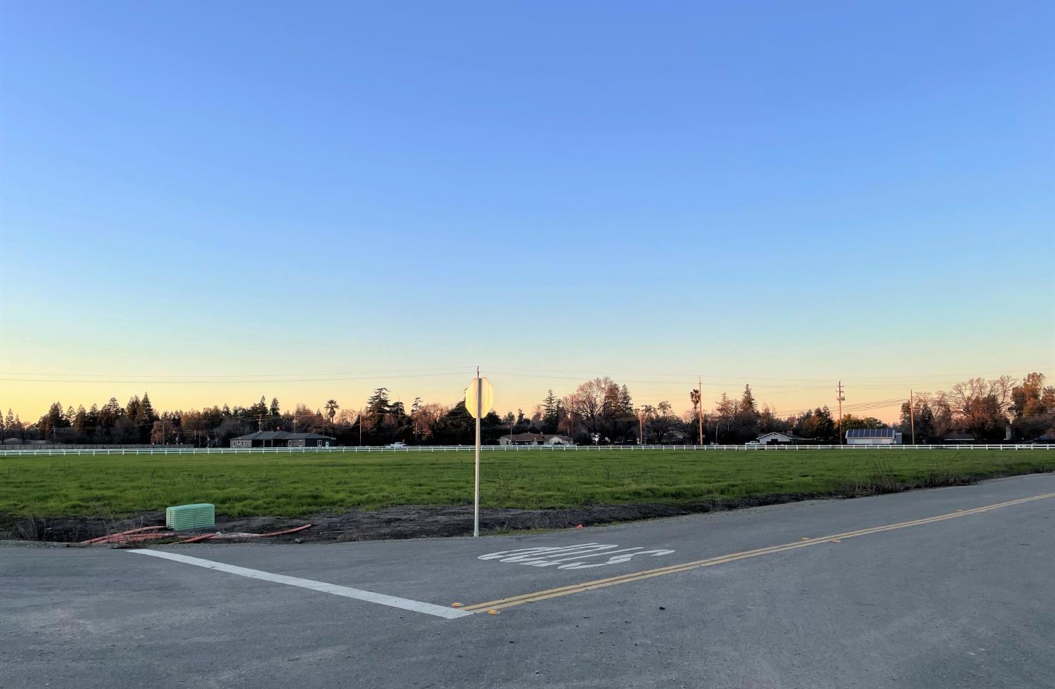 Photo of 6241 E Vina Ln in Stockton, CA