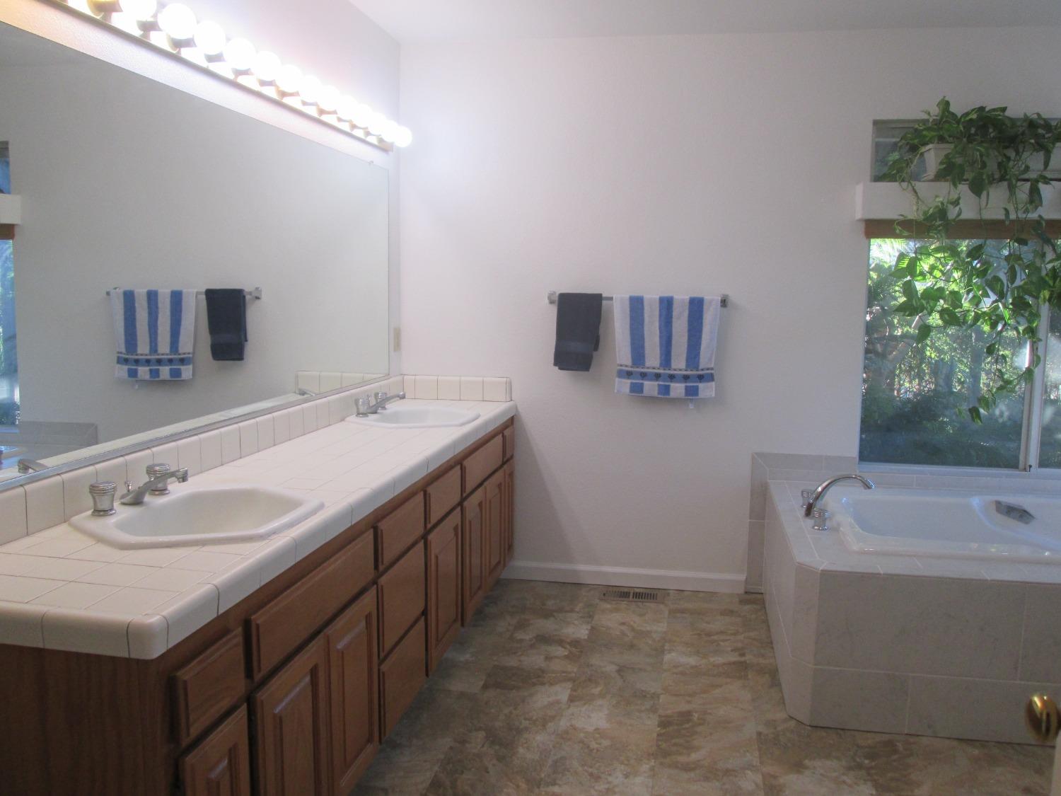 Detail Gallery Image 27 of 46 For 2605 Emerald Way, Turlock,  CA 95382 - 4 Beds | 2/1 Baths